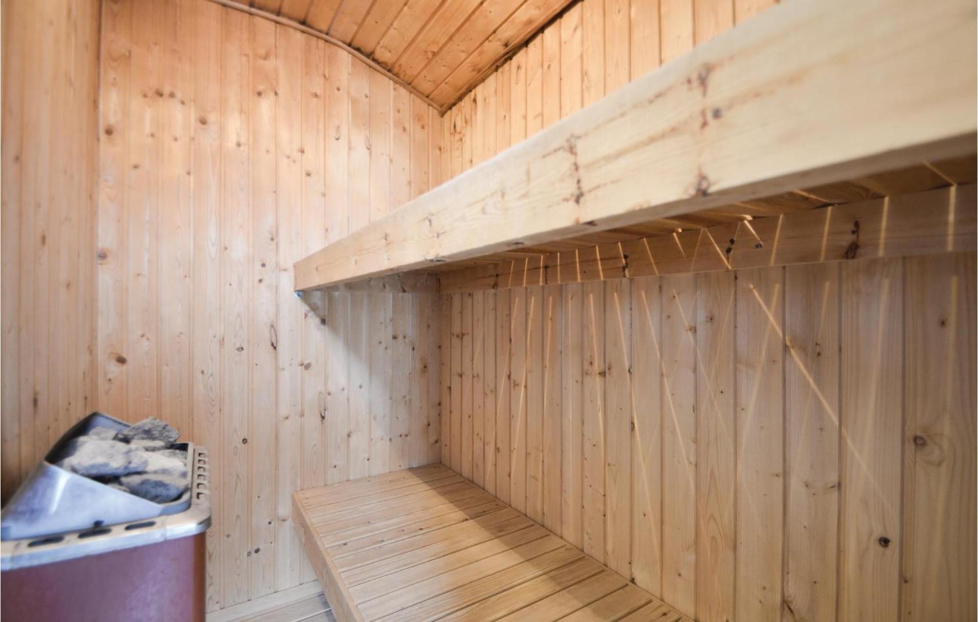 Amazing Home In Ebeltoft With Sauna ภายนอก รูปภาพ