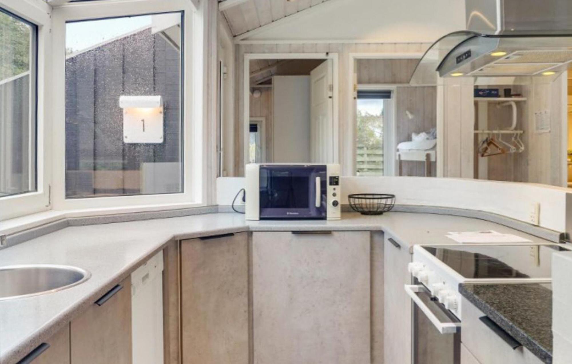 Amazing Home In Ebeltoft With Sauna ภายนอก รูปภาพ
